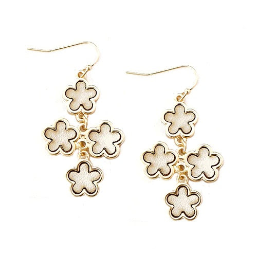 SALLY WHITE FASHION FLOWER EARRINGS