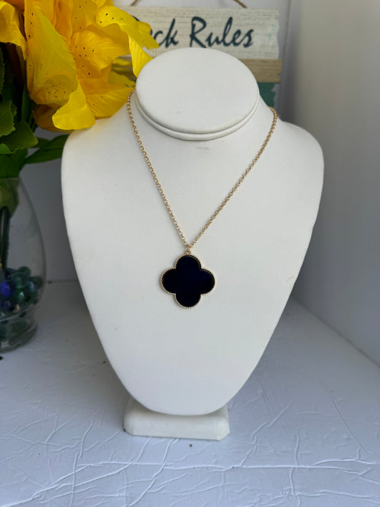 BLACK FLOWER NECKLACE