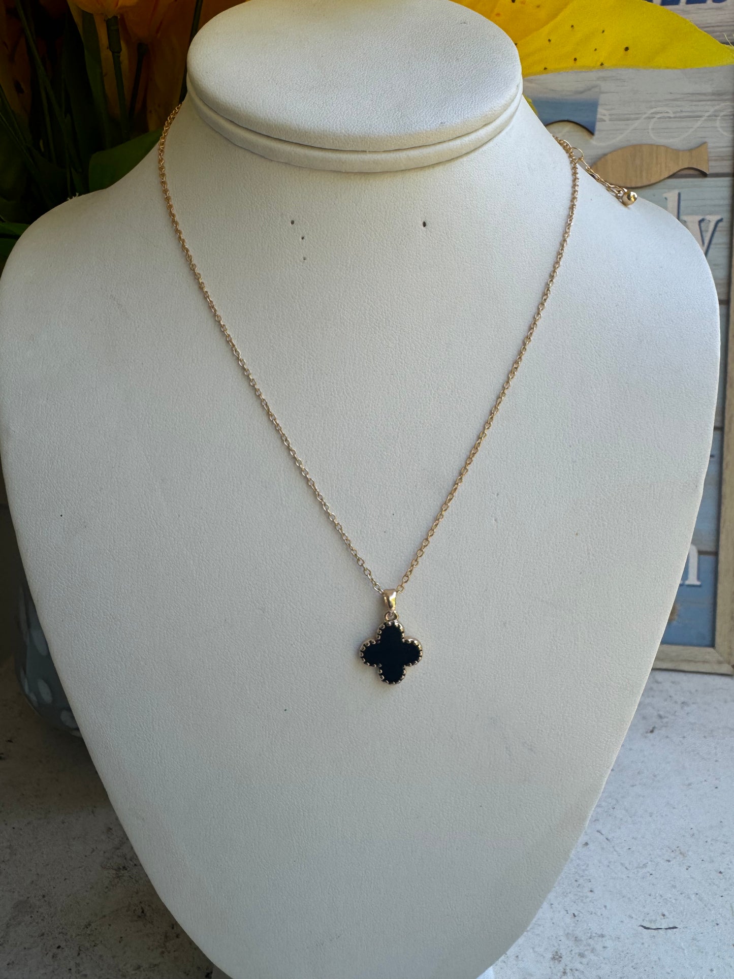 BLUE FLOWER NECKLACE