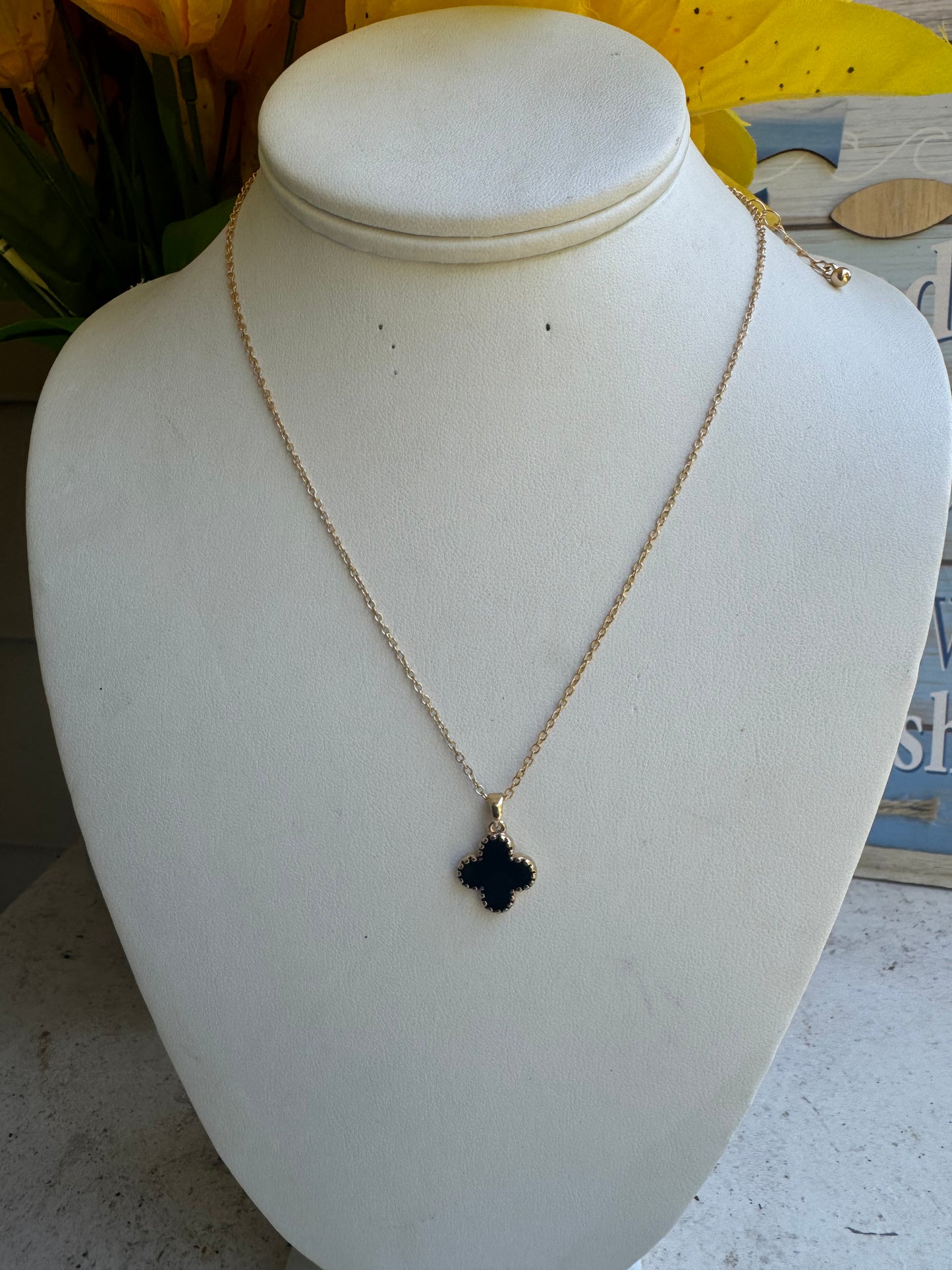 BLUE FLOWER NECKLACE