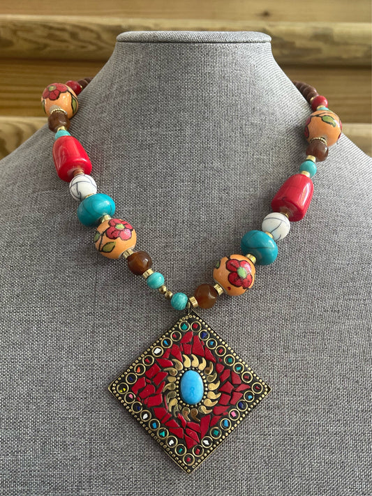 TRIBLE RUDY RED NECKLACE