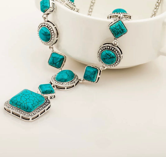 NAVOHO TURQUISE NECKLACE